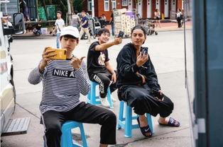 双男主娱乐圈吃瓜,瓜田里的甜蜜较量